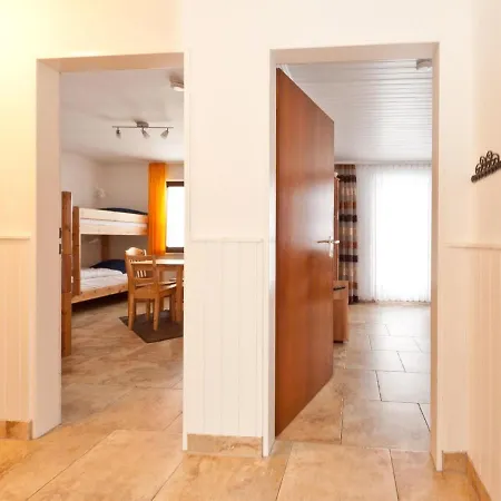 Vakantiehuis In With Shared Pool *